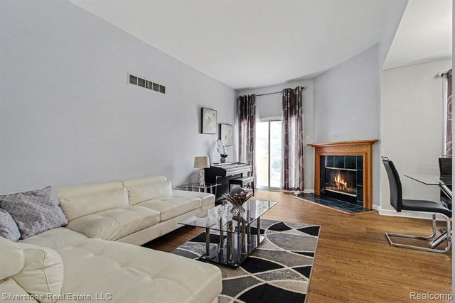 37140 Condor Court, Westland, MI 48185