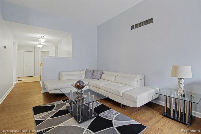 37140 Condor Court, Westland, MI 48185