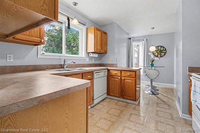 37140 Condor Court, Westland, MI 48185