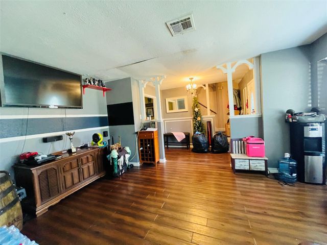 13715 Whitchurch Way, Houston, TX 77015