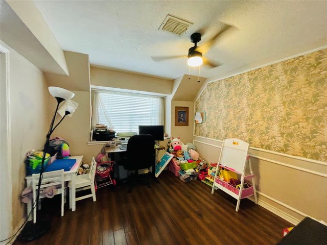 13715 Whitchurch Way, Houston, TX 77015