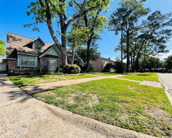 13715 Whitchurch Way, Houston, TX 77015