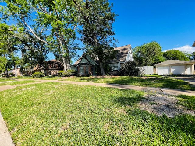 13715 Whitchurch Way, Houston, TX 77015
