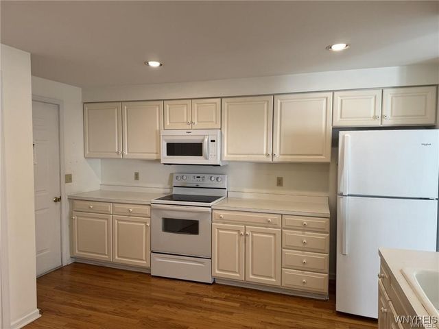 73 Southwick Drive, Orchard Park, NY 14127