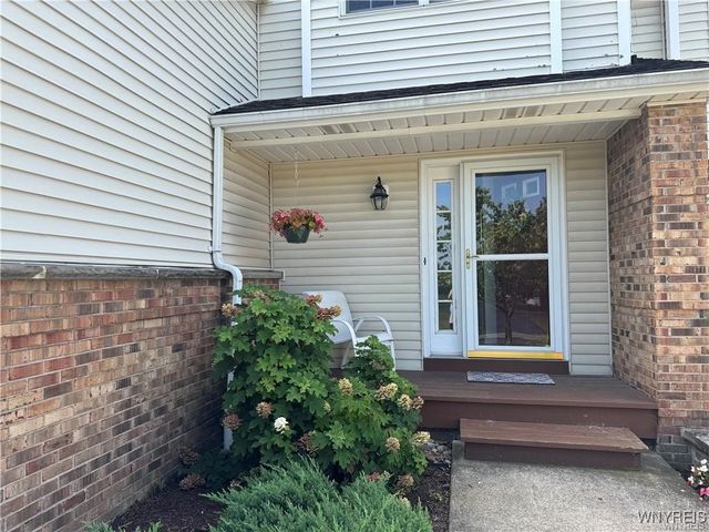 73 Southwick Drive, Orchard Park, NY 14127