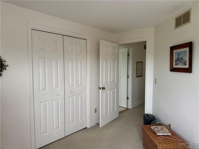 73 Southwick Drive, Orchard Park, NY 14127