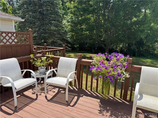 73 Southwick Drive, Orchard Park, NY 14127