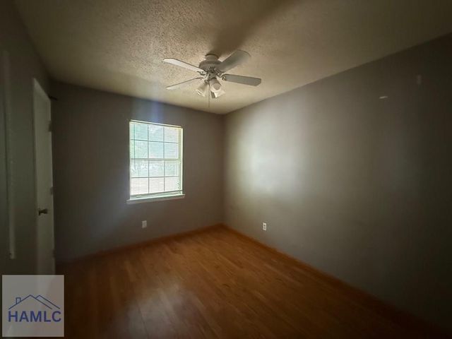 203 Monroe Avenue, Hinesville, GA 31313