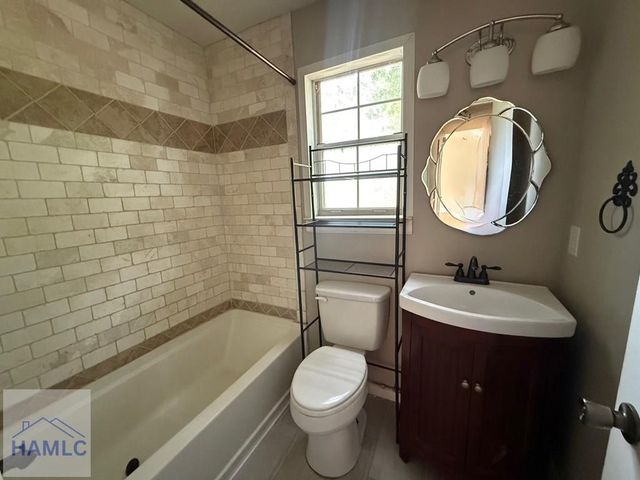 203 Monroe Avenue, Hinesville, GA 31313