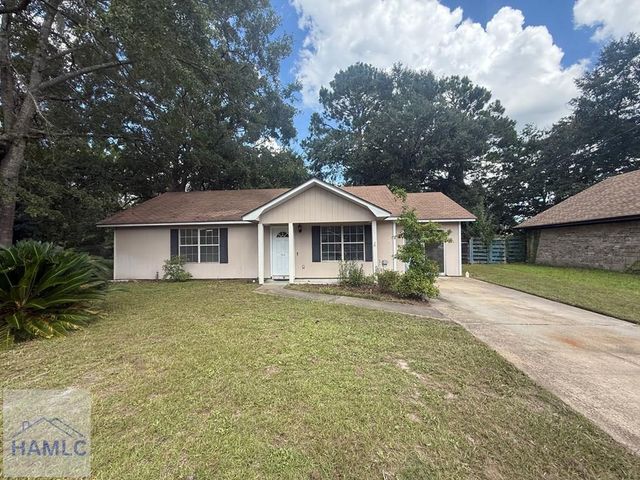 203 Monroe Avenue, Hinesville, GA 31313