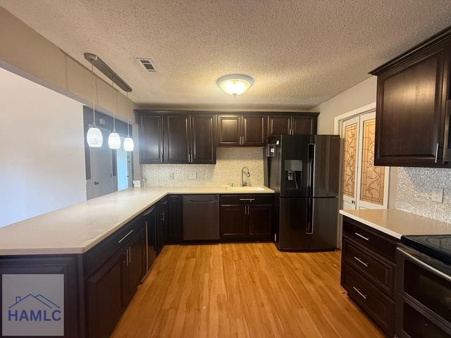 203 Monroe Avenue, Hinesville, GA 31313