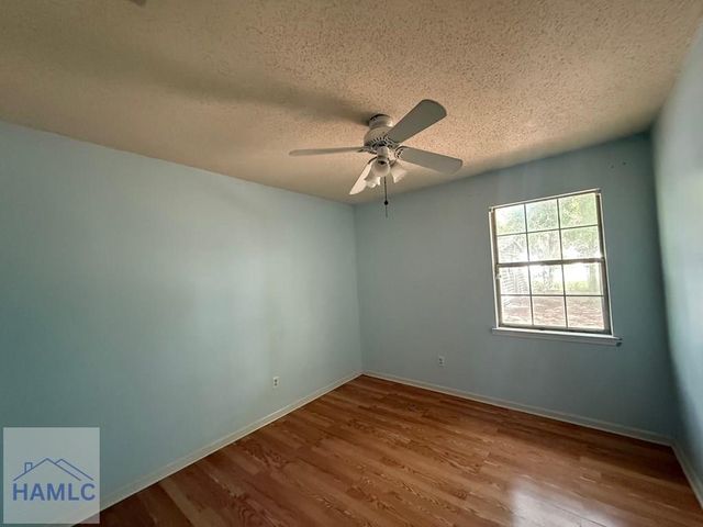 203 Monroe Avenue, Hinesville, GA 31313