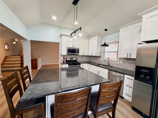 1213 NE Ball Drive, Lee's Summit, MO 64086