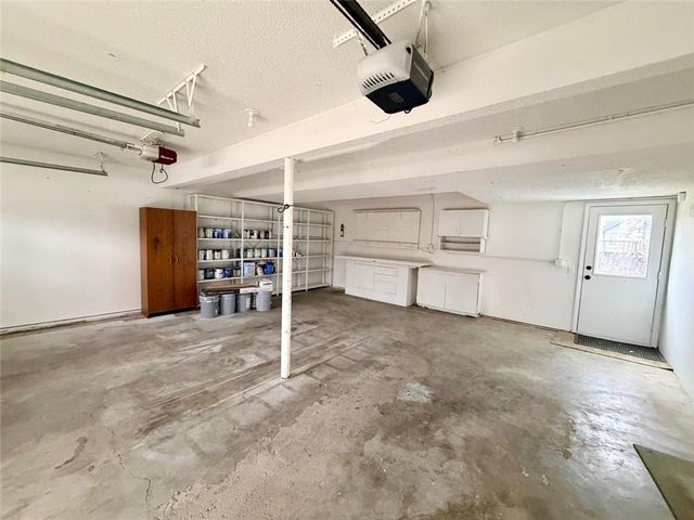 1213 NE Ball Drive, Lee's Summit, MO 64086