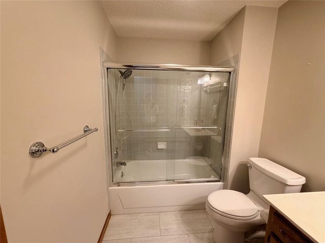 1213 NE Ball Drive, Lee's Summit, MO 64086