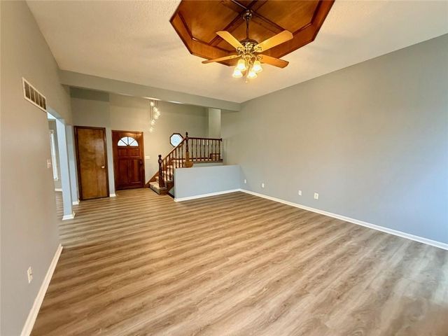 1213 NE Ball Drive, Lee's Summit, MO 64086