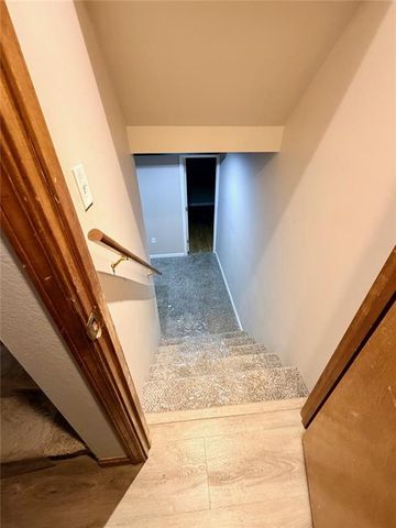 1213 NE Ball Drive, Lee's Summit, MO 64086