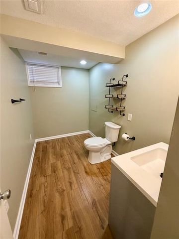 1213 NE Ball Drive, Lee's Summit, MO 64086