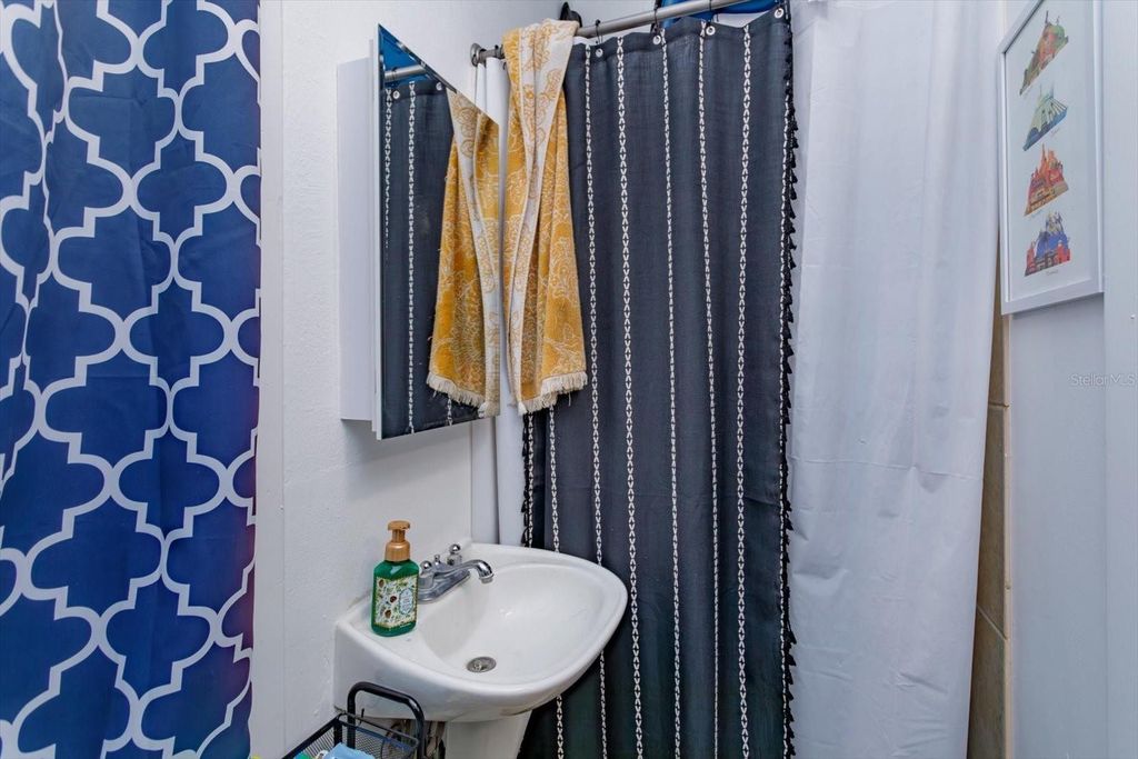 Image 24 of property listing at 37 HILL, Orlando, FL 32801