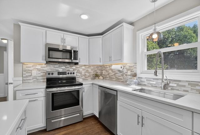 91 Carlisle Road, Westford, MA 01886