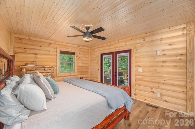 484 Twinbrook Lane, Maggie Valley, NC 28751