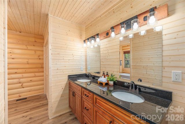 484 Twinbrook Lane, Maggie Valley, NC 28751