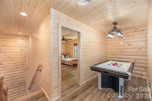 484 Twinbrook Lane, Maggie Valley, NC 28751