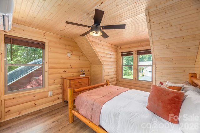 484 Twinbrook Lane, Maggie Valley, NC 28751