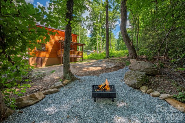 484 Twinbrook Lane, Maggie Valley, NC 28751