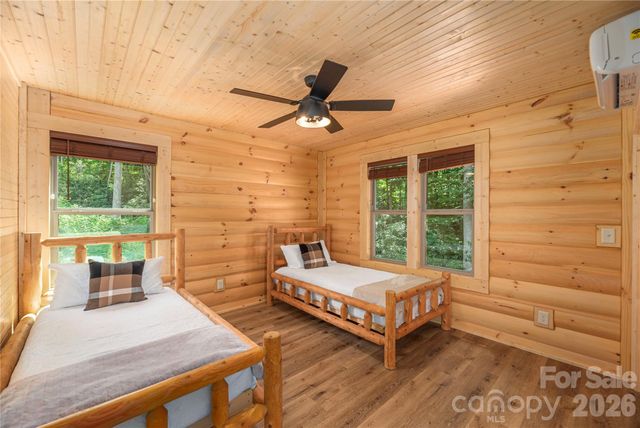 484 Twinbrook Lane, Maggie Valley, NC 28751