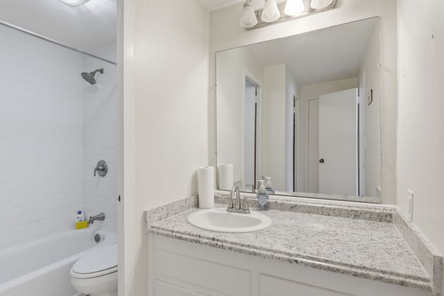 3415 West End Ave Apt 904, Nashville, TN 37203