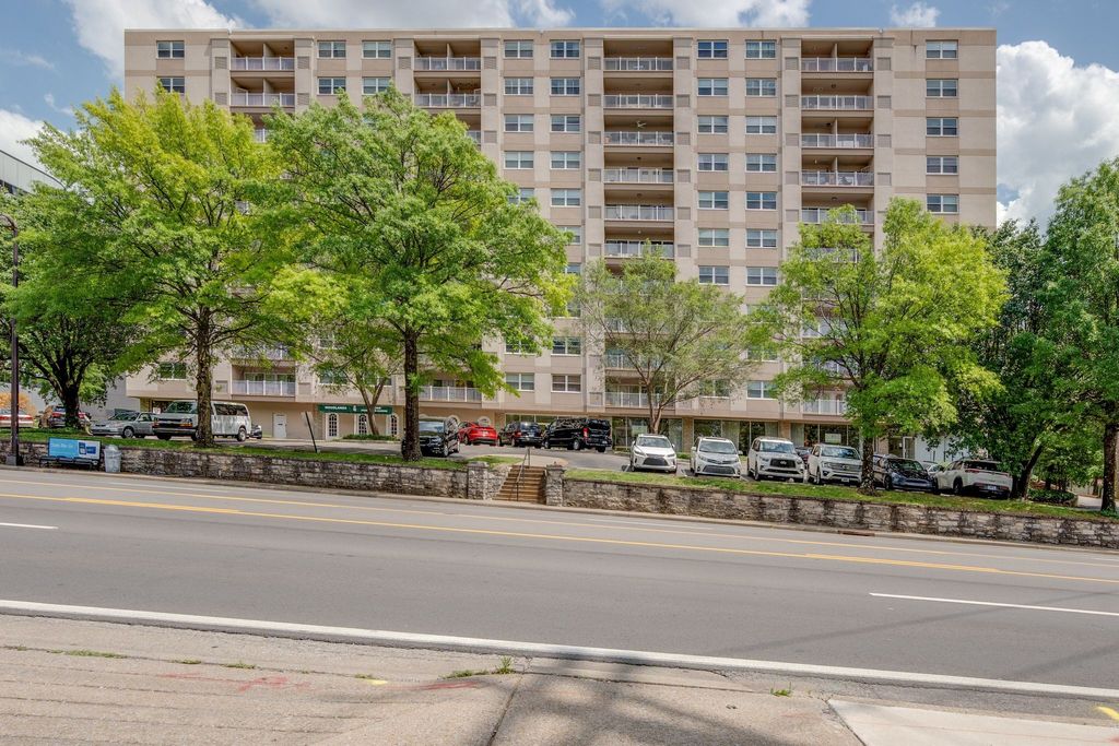 3415 West End Ave Apt 904, Nashville, TN 37203