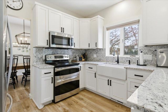 8925 Belvedere Drive, Eden Prairie, MN 55347