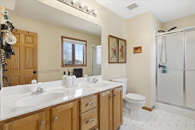 8925 Belvedere Drive, Eden Prairie, MN 55347