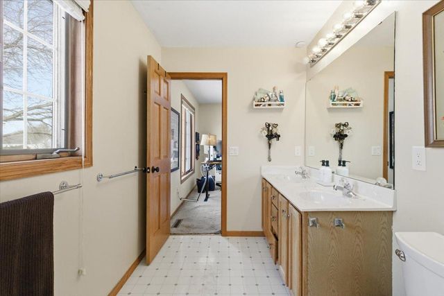 8925 Belvedere Drive, Eden Prairie, MN 55347