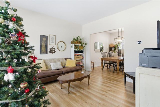 8925 Belvedere Drive, Eden Prairie, MN 55347