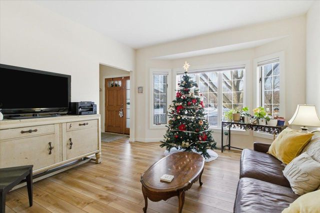 8925 Belvedere Drive, Eden Prairie, MN 55347