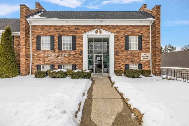 22815 Kelly Road, Eastpointe, MI 48021