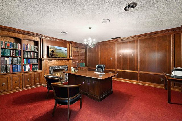 22815 Kelly Road, Eastpointe, MI 48021