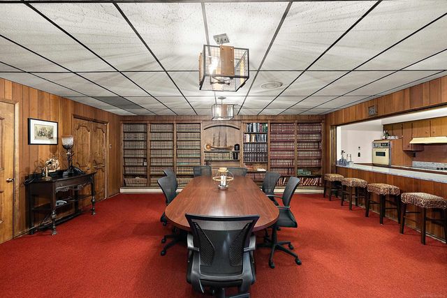 22815 Kelly Road, Eastpointe, MI 48021