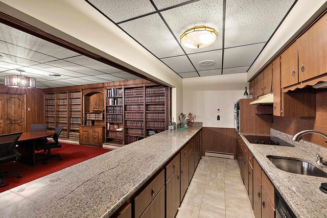 22815 Kelly Road, Eastpointe, MI 48021
