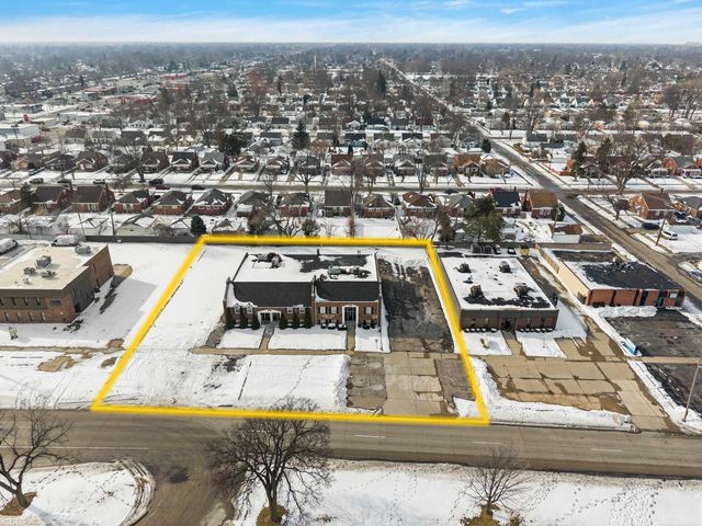 22815 Kelly Road, Eastpointe, MI 48021