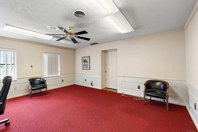22815 Kelly Road, Eastpointe, MI 48021