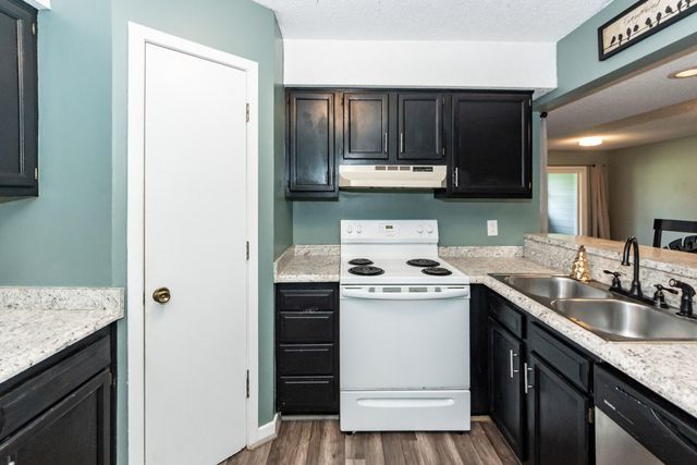 2605 Hidden Cove Drive, Moncks Corner, SC 29461