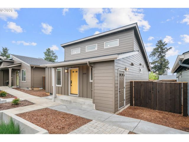 12282 Meadowlawn Dr, Oregon City, OR 97045
