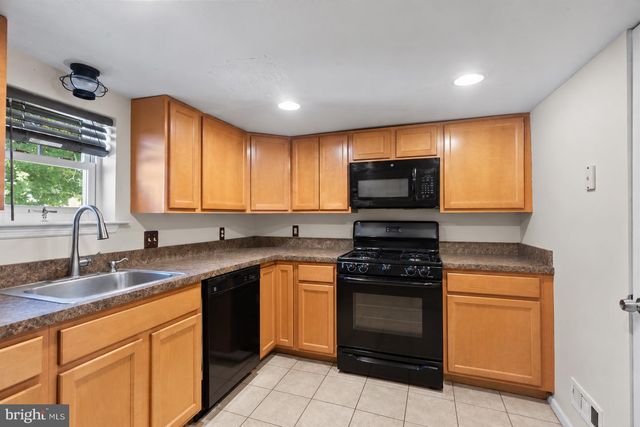 1 QUEEN ST, Paulsboro, NJ 08066