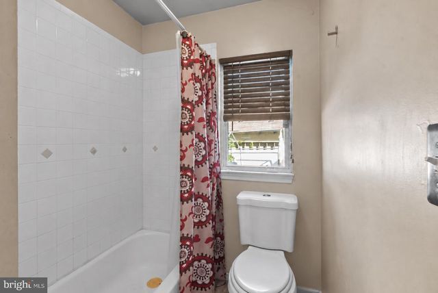 1 QUEEN ST, Paulsboro, NJ 08066