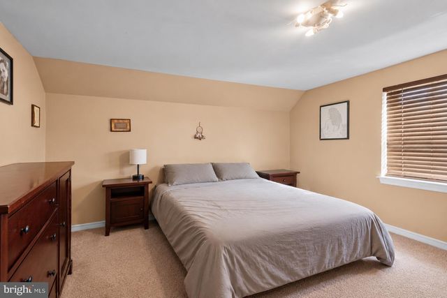 1 QUEEN ST, Paulsboro, NJ 08066