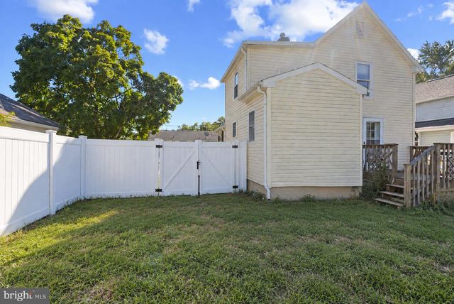 1 QUEEN ST, Paulsboro, NJ 08066