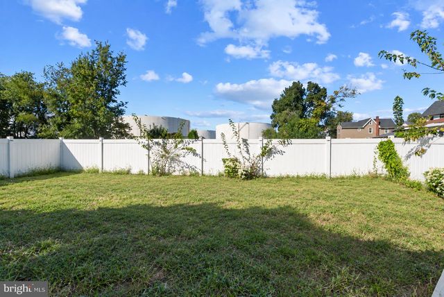 1 QUEEN ST, Paulsboro, NJ 08066